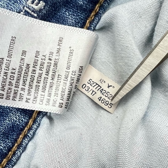 AMERICAN EAGLE Hi Rise Shortie Jean Shorts Distressed Cut Off Super Stretch 4 - Picture 6 of 8